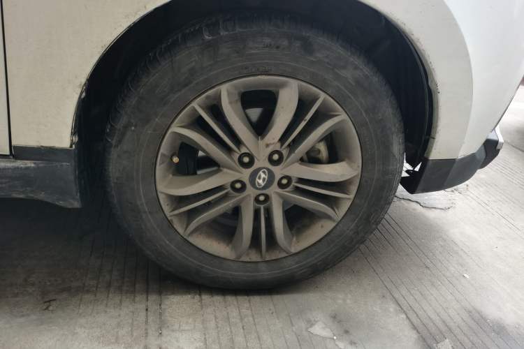 Used Hyundai ix35 2015 2.0L Automatic 2WD Smart Type China IV Right Front Wheel Hub