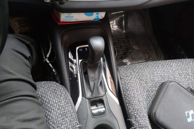 Used Toyota Levin 2019 Dual-Engine 1.8H E-CVT Entry-Level Model China VI Standard
