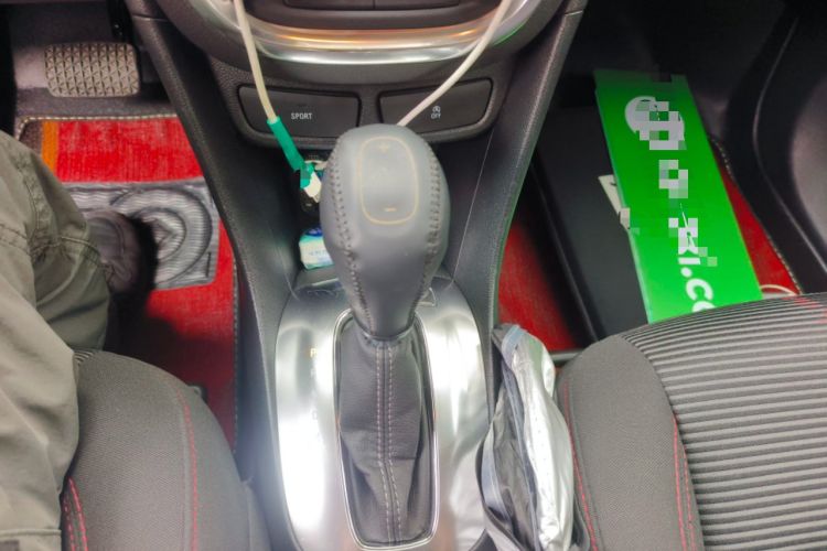 Used Buick Encore 2015 1.4T Automatic Two-Wheel Drive Urban Elite Version Gear Lever