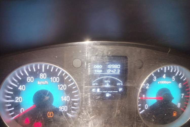 Used Jinbei Hiace X30 2023 1.5L Super-Comfortable Passenger Van 5/6/7-Seater Non-Air-Conditioned Version Model SWC15M
