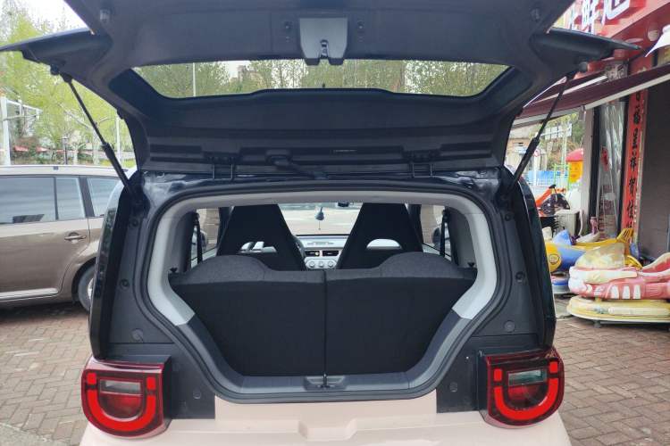 Used Chery QQ Ice Cream 2022 170km Sundae Phosphate Lithium-Ion Trunk