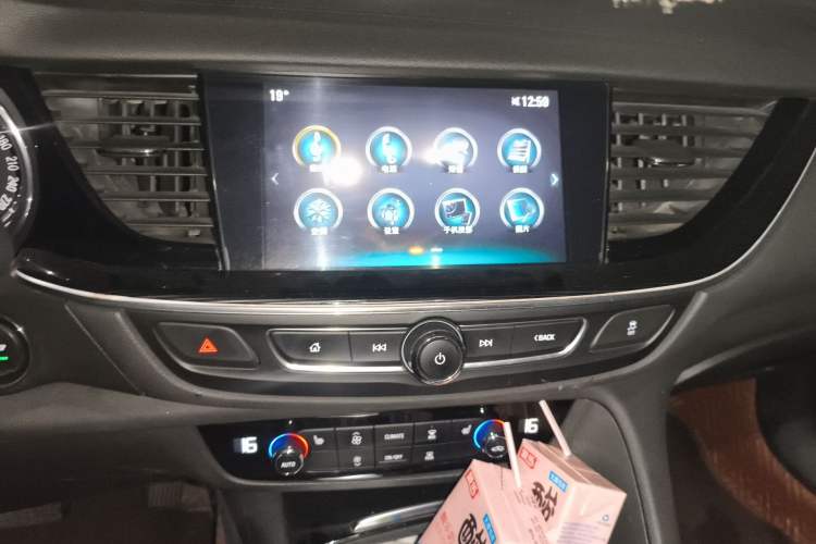 Used Buick Regal 2019 20T Elite Version China V Standard Audio And AC Panel
