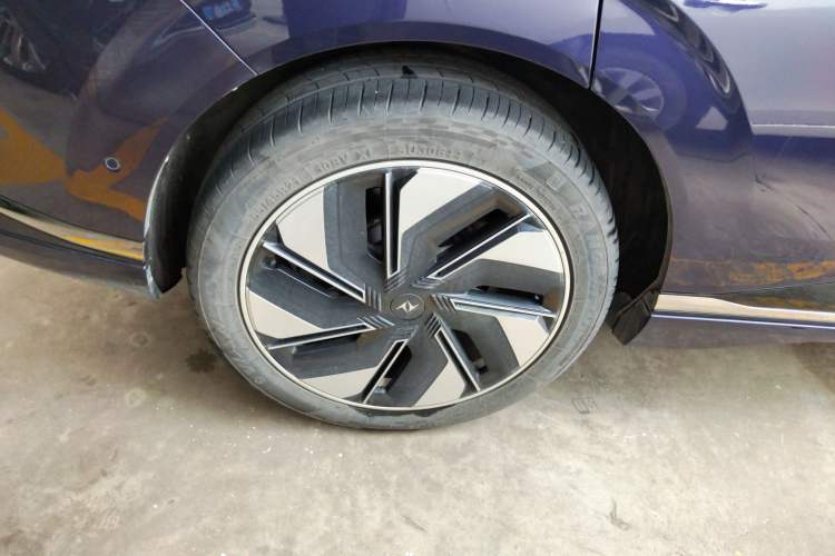 Used Dongfeng eπ eπ008 2024 636Max All-Electric Version 6 Seats