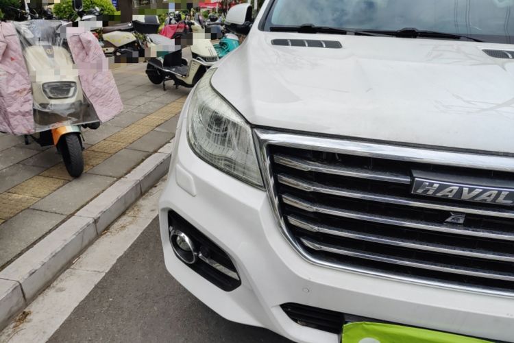 Used Haval H9 2017 2.0T Gasoline 4x4 Premium 5-Seater Right Front Headlight