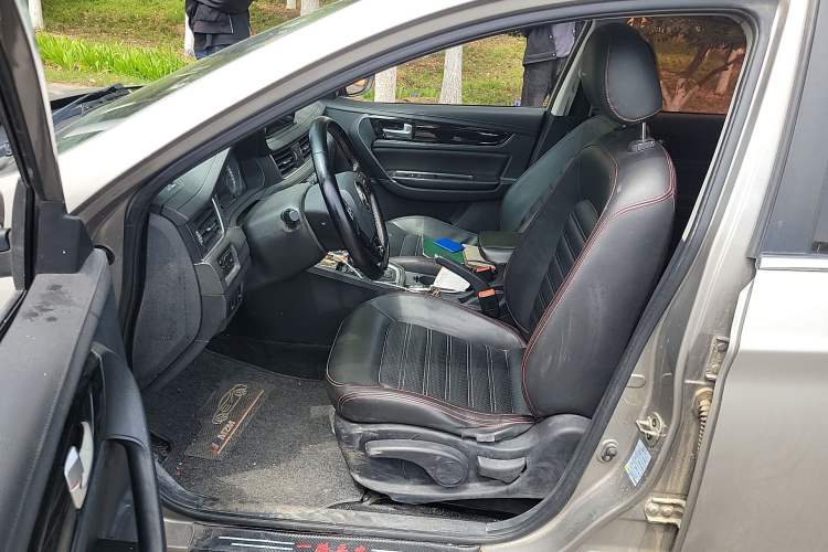 Used FORTHING Joyear S50 2017 1.6L CVT Luxury Model Left Front Seat