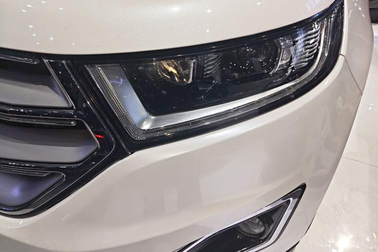 Used Ford Edge 2016 EcoBoost 245 Two-Wheel-Drive Titanium 7-Seater