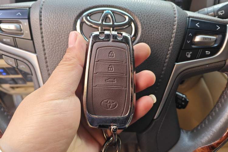 Used Toyota Land Cruiser 2017 5700 Middle East Edition
