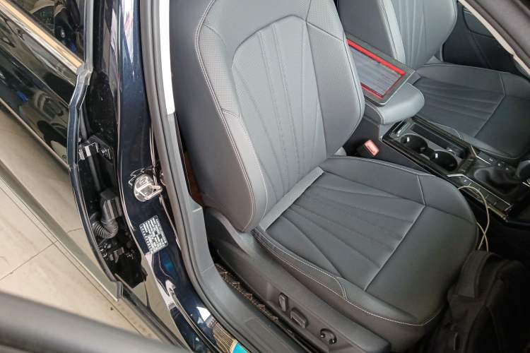 Used Volkswagen Passat 2025 Outstanding Model 330TSI Elite Edition