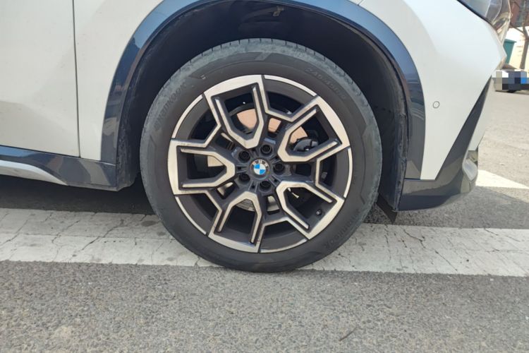 Used BMW X1 2023 sDrive25Li X Design Package Right Front Wheel Hub