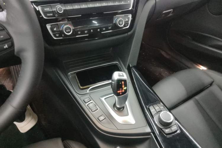 Used BMW 3 Series 2018 320Li xDrive Fashion Model
