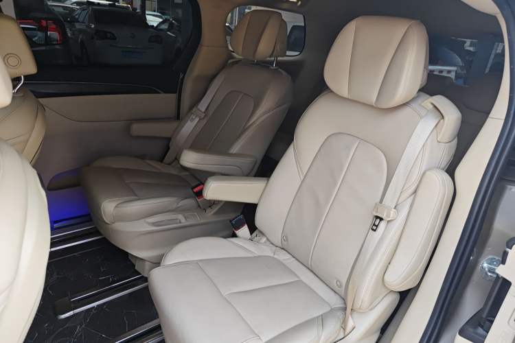 Used Buick GL8 2023 ES Lu Zun Deluxe Model Left Rear Seat