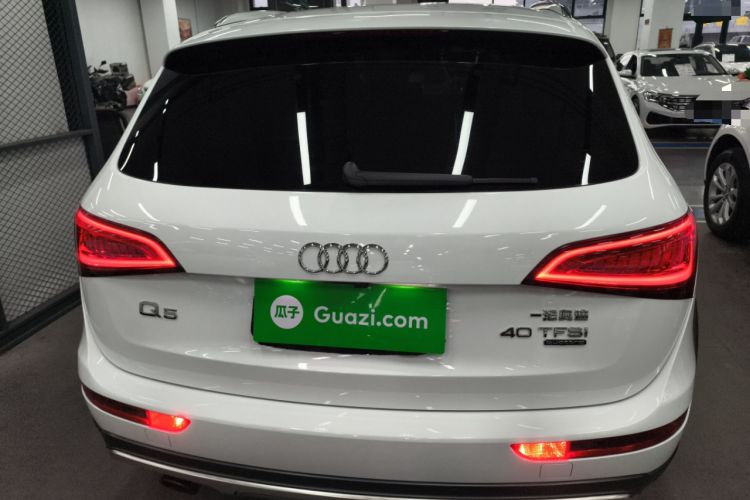 Used Audi Q5 2018 Collector's Edition 40 TFSI Technology Model
