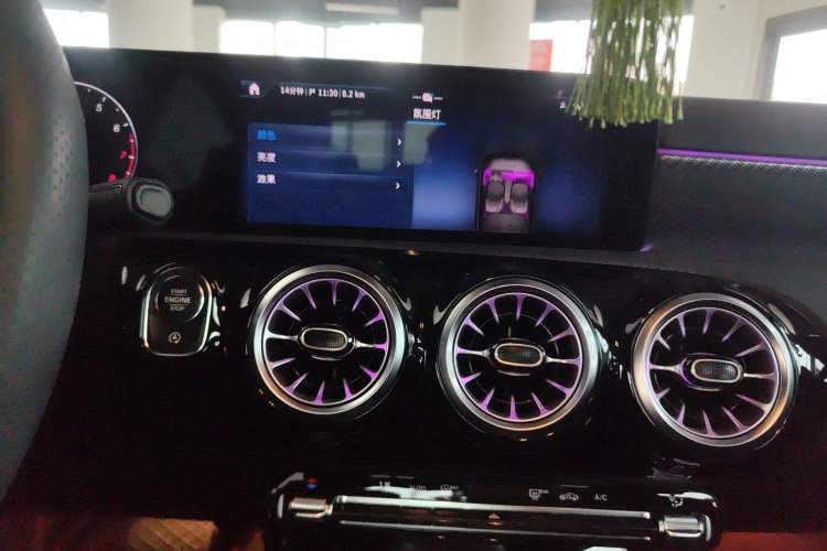 Used Mercedes-Benz A-Class 2022 Revised Version A 200 L Sport Sedan Fashionable Style
