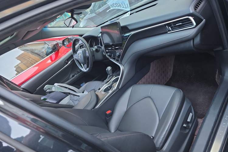 Used Toyota Camry 2023 2.0G Luxury Edition
