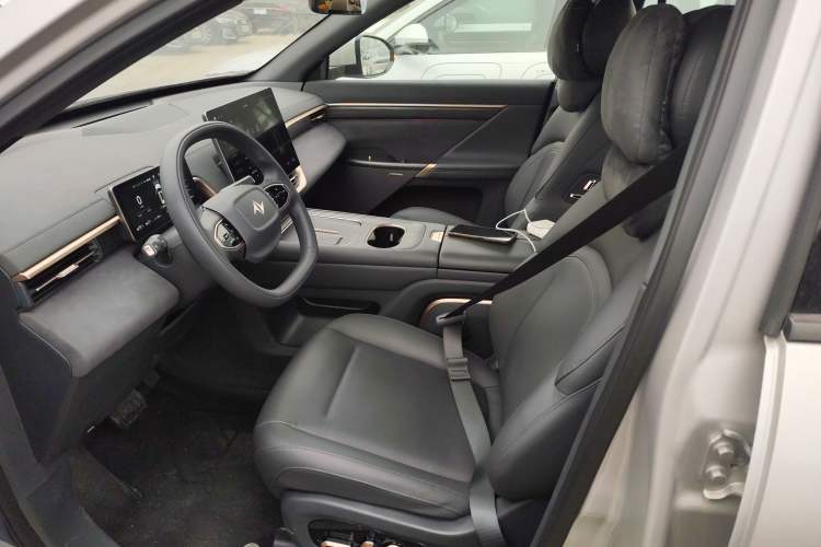 Used Dongfeng eπ eπ008 2024 210Max Range-Extended Version 6 Seats