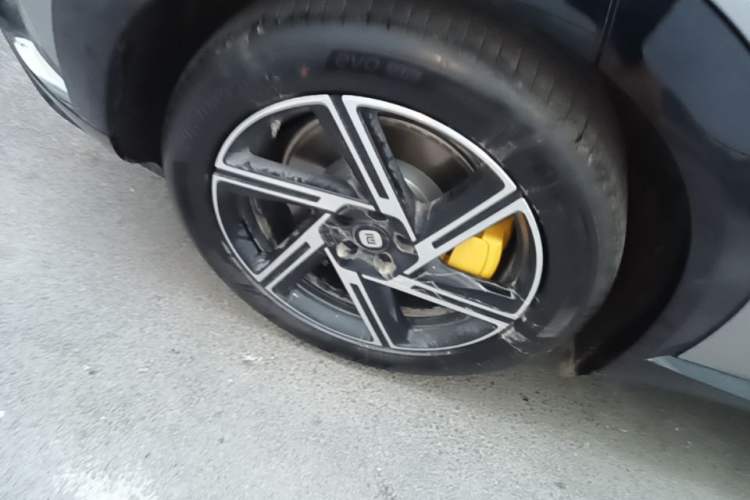 Used Xiaomi Auto YU7 2025 Ultra-Long Range All-Wheel Drive Pro Version

