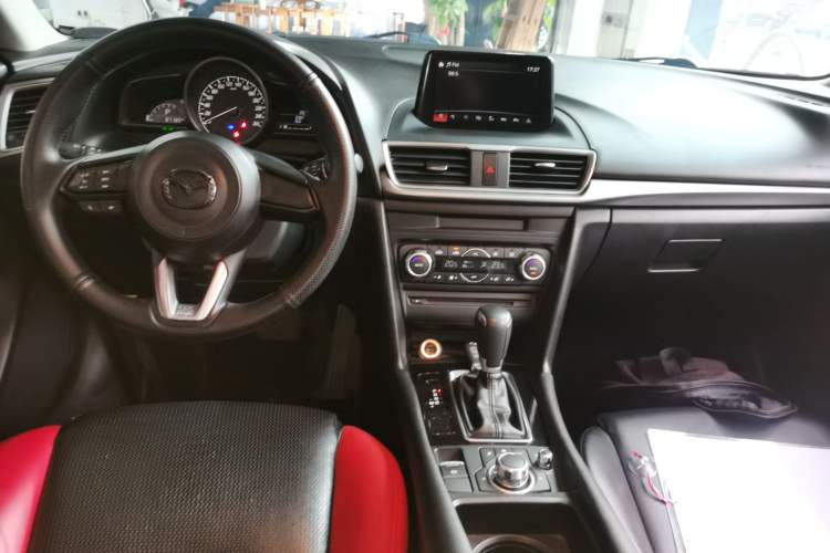 Used Mazda 3 Axela 2017 Sedan 1.5L Automatic Luxury Model Emission Standard China V
