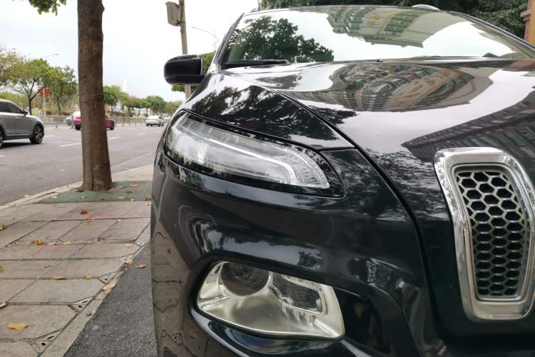 Used Jeep Cherokee 2017 2.0L Superior Edition