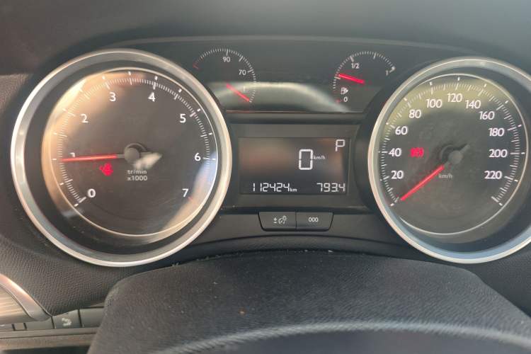 Used Peugeot 408 2015 1.2T Automatic Luxury Edition Instrument Cluster