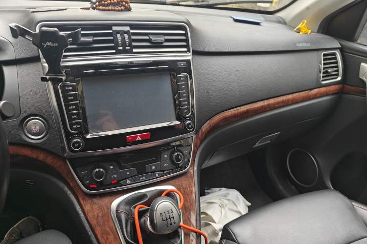 Used Haval H6 2015 Revised Version Sport Edition 1.5T Manual Transmission Two-Wheel Drive Elite Grade