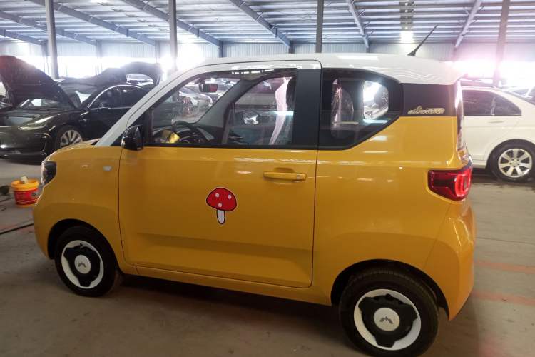 Used Wuling Hongguang MINIEV 2022 Macaron Premium Model – Lithium Iron Phosphate
