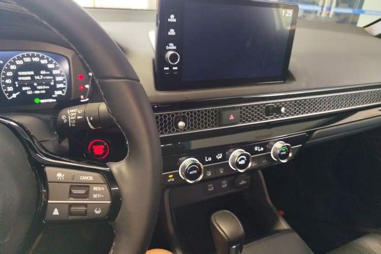 Used Honda Civic 2025 240TURBO CVT SmartFun Pro