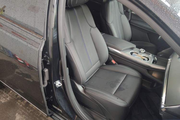 Used Cadillac XT5 2025 2.0T Prestige Version Right Front Seat