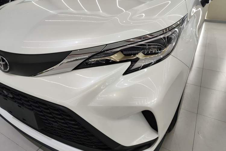 Used Toyota Granvia 2024 2.5L Hybrid Comfort Edition