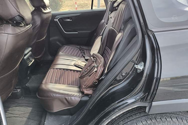 Used Toyota Wildlander 2022 2.0L CVT Two-Wheel Drive Luxury Edition
