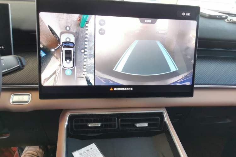 Used Chery Tiggo 8 L 2024 2.0T Two-Wheel-Drive Luxury Version 7 Seats
