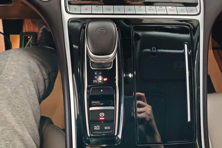 Used GAC Trumpchi M8 2021 Lingxiu Series 390T Ultimate Edition Gear Lever