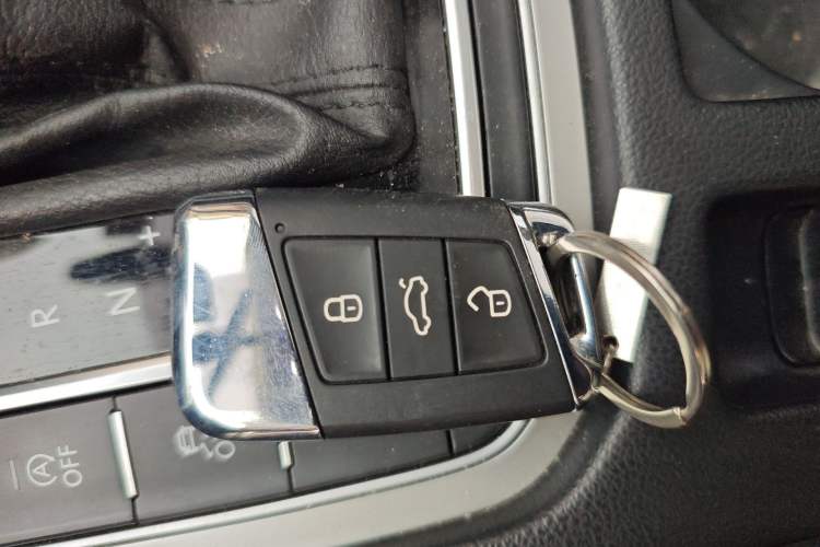 Used Volkswagen Variant 2017 380TSI Two-Wheel Drive Comfort Edition