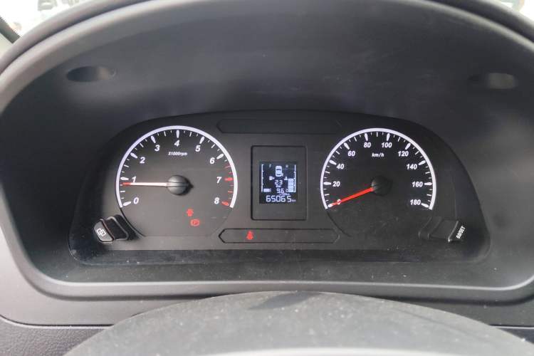 Used FORTHING Lingzhi PLUS 2022 Travel Edition 2.0L Manual Comfort Version 7 Seats