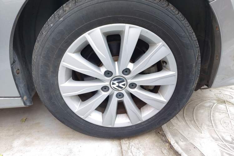 Used Volkswagen Sagitar 2015 1.6L Automatic Comfort Model
