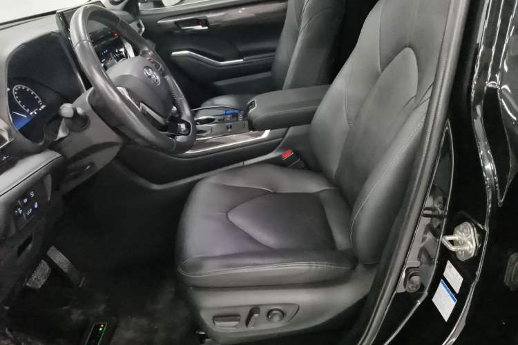 Used Toyota Highlander 2022 Dual-Engine 2.5L Four-Wheel Drive Supreme Edition 7-Seater
