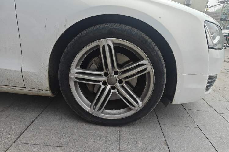 Used Audi A8 2013 A8L 45 TFSI quattro Comfort model
