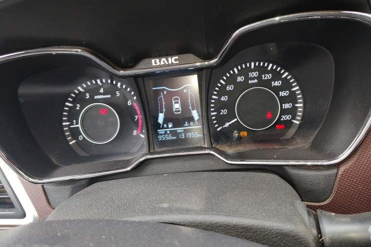 Used HYOSOW H3 2017 1.5L Manual Comfort Sunroof Version