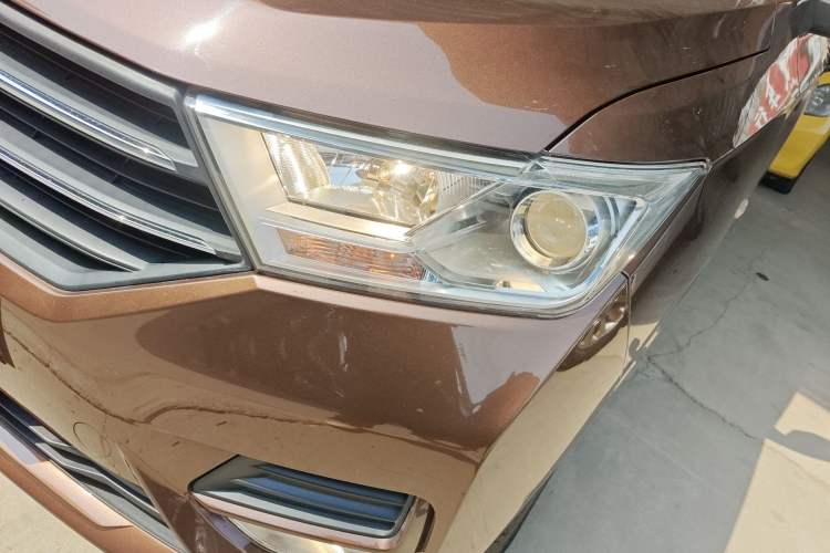 Used Wuling Hongguang 2019 1.5L S Comfort Edition China VI LAR Left Front Headlight