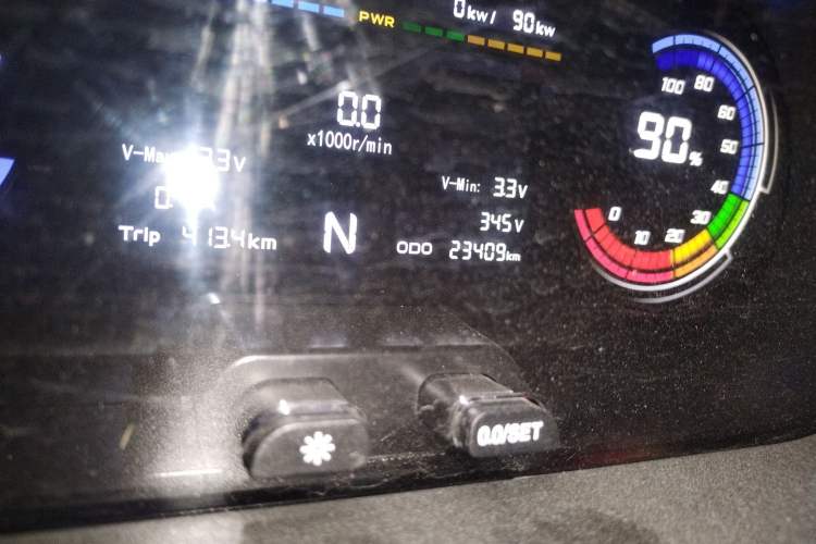 Used Chana Ruixing EM80 2025 Passenger Version Comfort Edition 6-Seater 300 km Dual-Swing Doors
