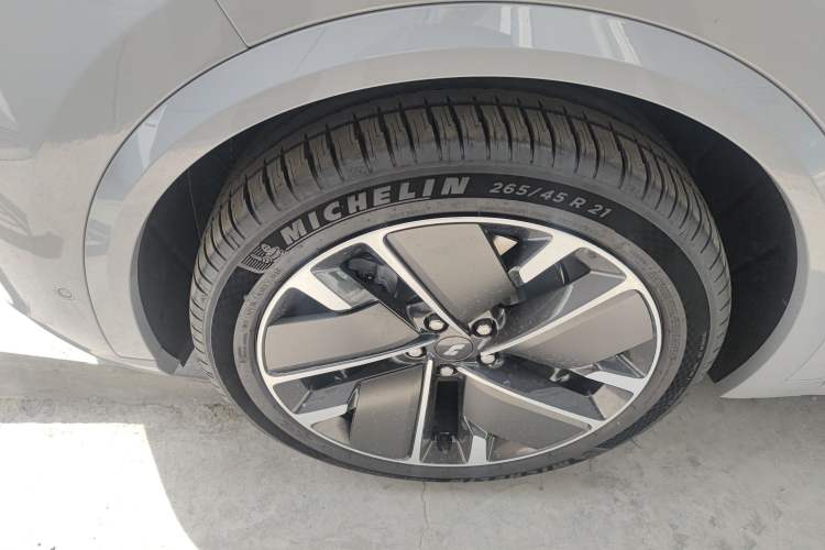 Used Li Auto L9 2025 Ultra Smart Refreshed Edition Left Front Wheel Hub