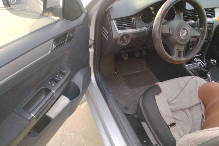 Used Volkswagen Bora 2013 1.6L Manual Fashion Edition
