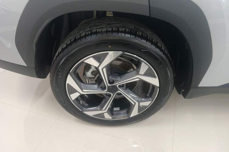 Used Geely Auto FX11 2024 1.5TD DCT Prestige Edition Right Rear Wheel Hub