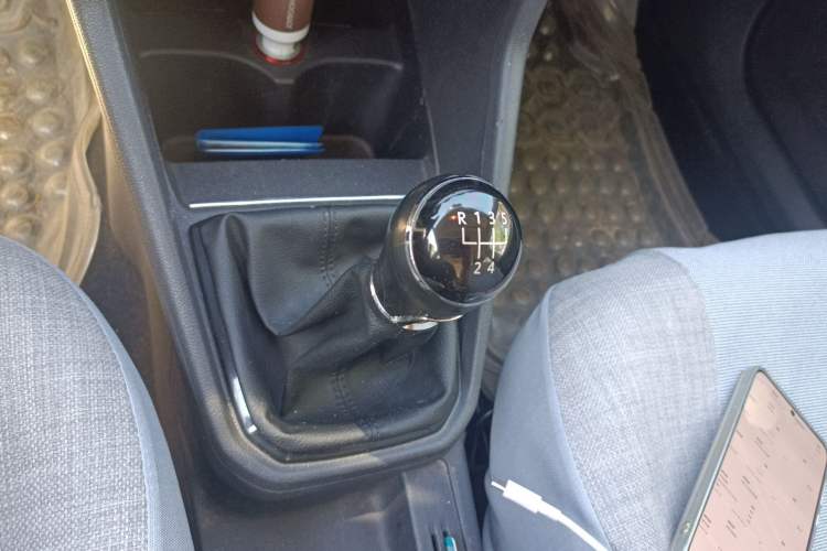 Used Volkswagen Jetta 2017 1.4L Manual Fashion Edition Gear Lever