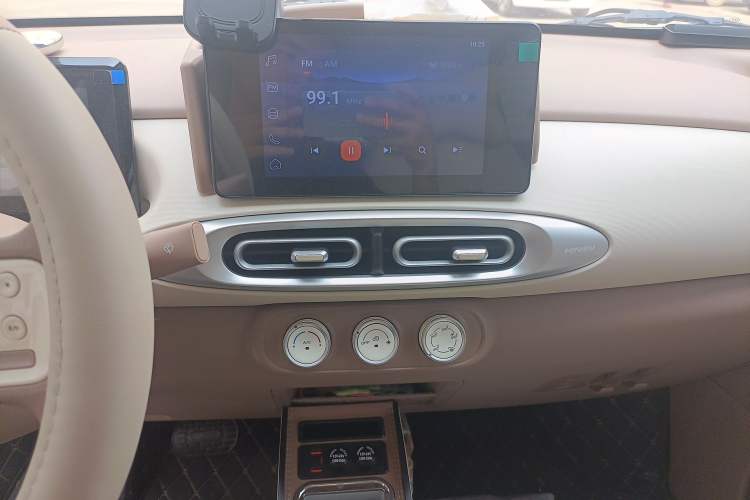 Used Wuling Hongguang MINIEV 2025 Four-Door Version Zhenxiang+ Edition Audio And AC Panel