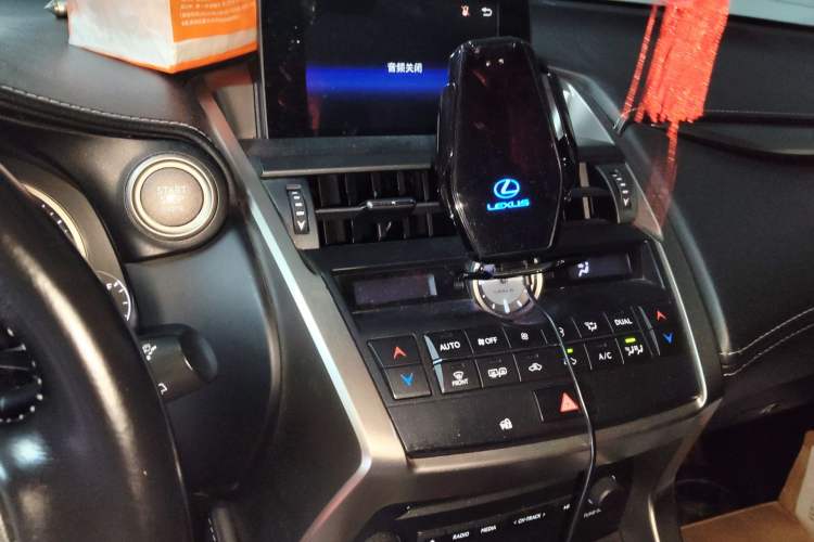 Used Lexus NX 2015 200 Front-Wheel Drive X-Trail SE Edition Audio And AC Panel