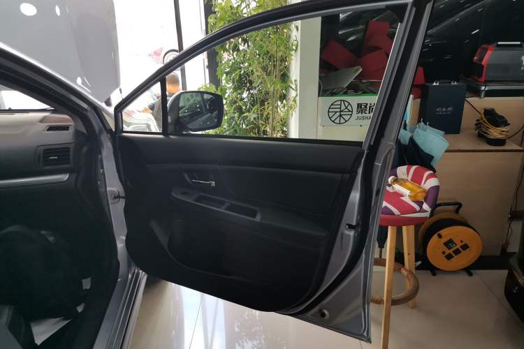 Used Subaru XV 2012 2.0i Elite Edition
