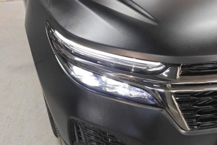 Used Chevrolet Equinox 2022 Mild Hybrid 550T RS Smart Boundary-Setting Edition Right Front Headlight