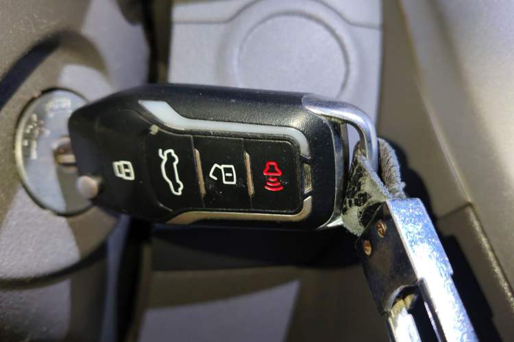 Used Nissan Sunny 2015 1.5XE Manual Comfort Edition Vehicle Key