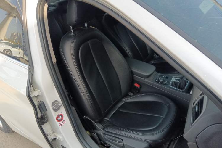 Used BMW 1 Series 2017 118i Fashion Model Right Front Seat