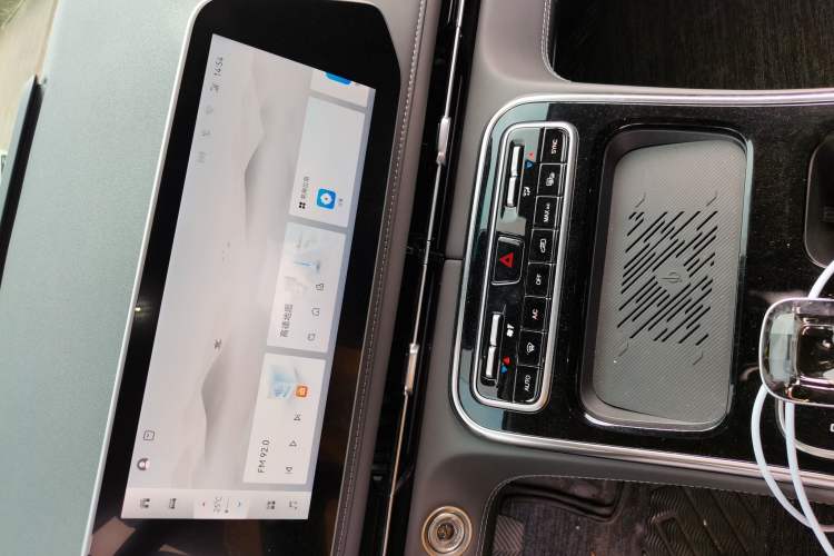 Used JAC Refine RF8 PHEV 2024 Zhiling Edition 1.5T 150KM Flagship Model – Lithium Iron Phosphate